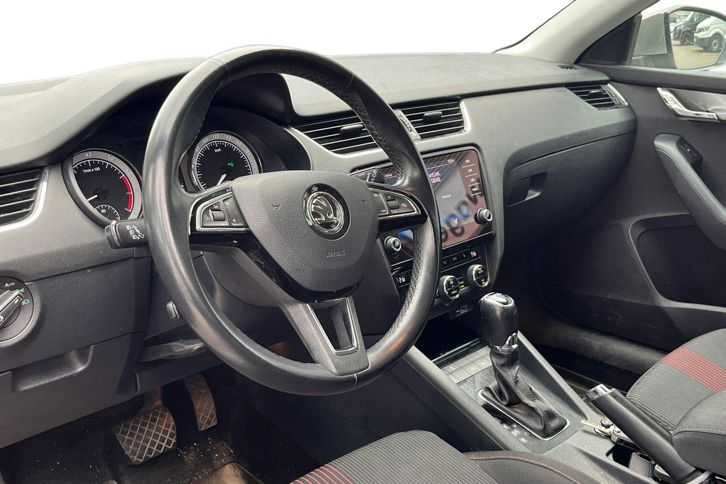 ruskea (beige) Skoda Octavia 2019 kuva 3.