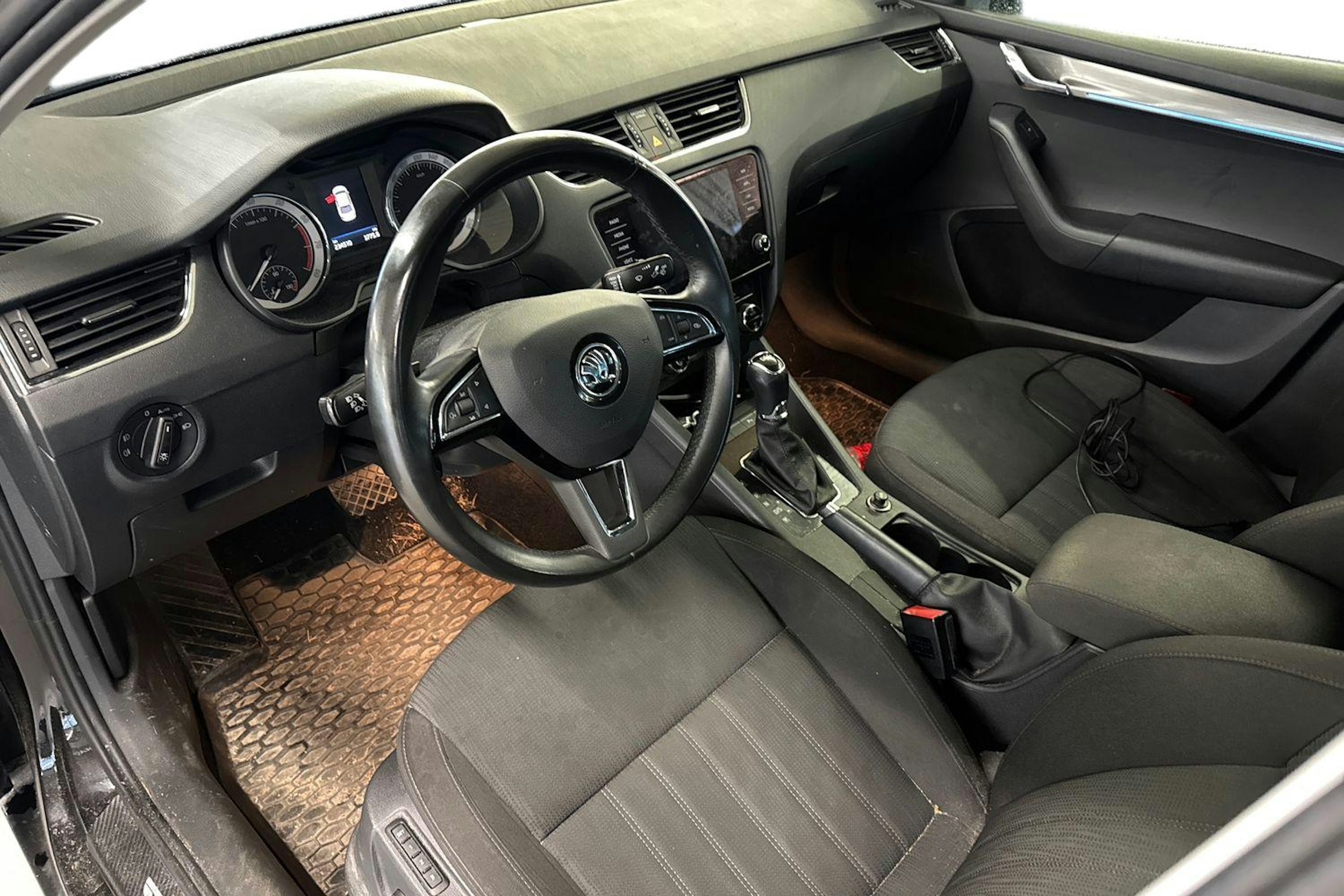 musta Skoda Octavia 2019 kuva 3.