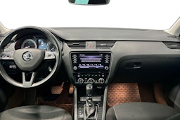 musta Skoda Octavia 2019 kuva 7.