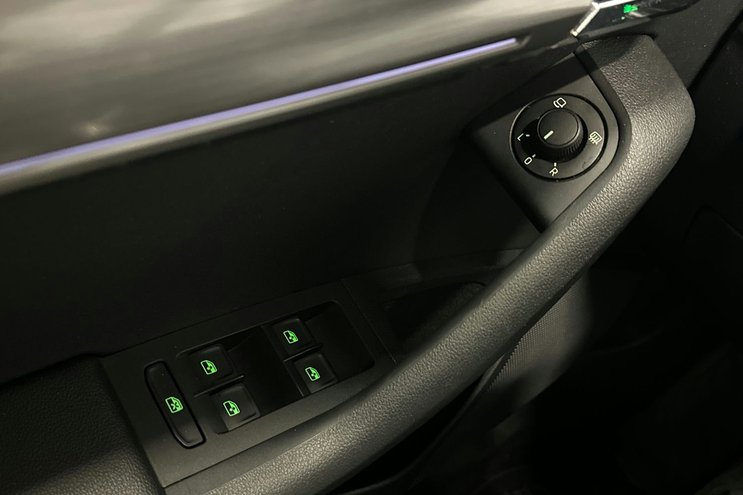 musta Skoda Octavia 2019 kuva 16.