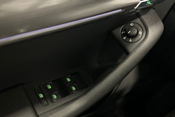 musta Skoda Octavia 2019 kuva 16.