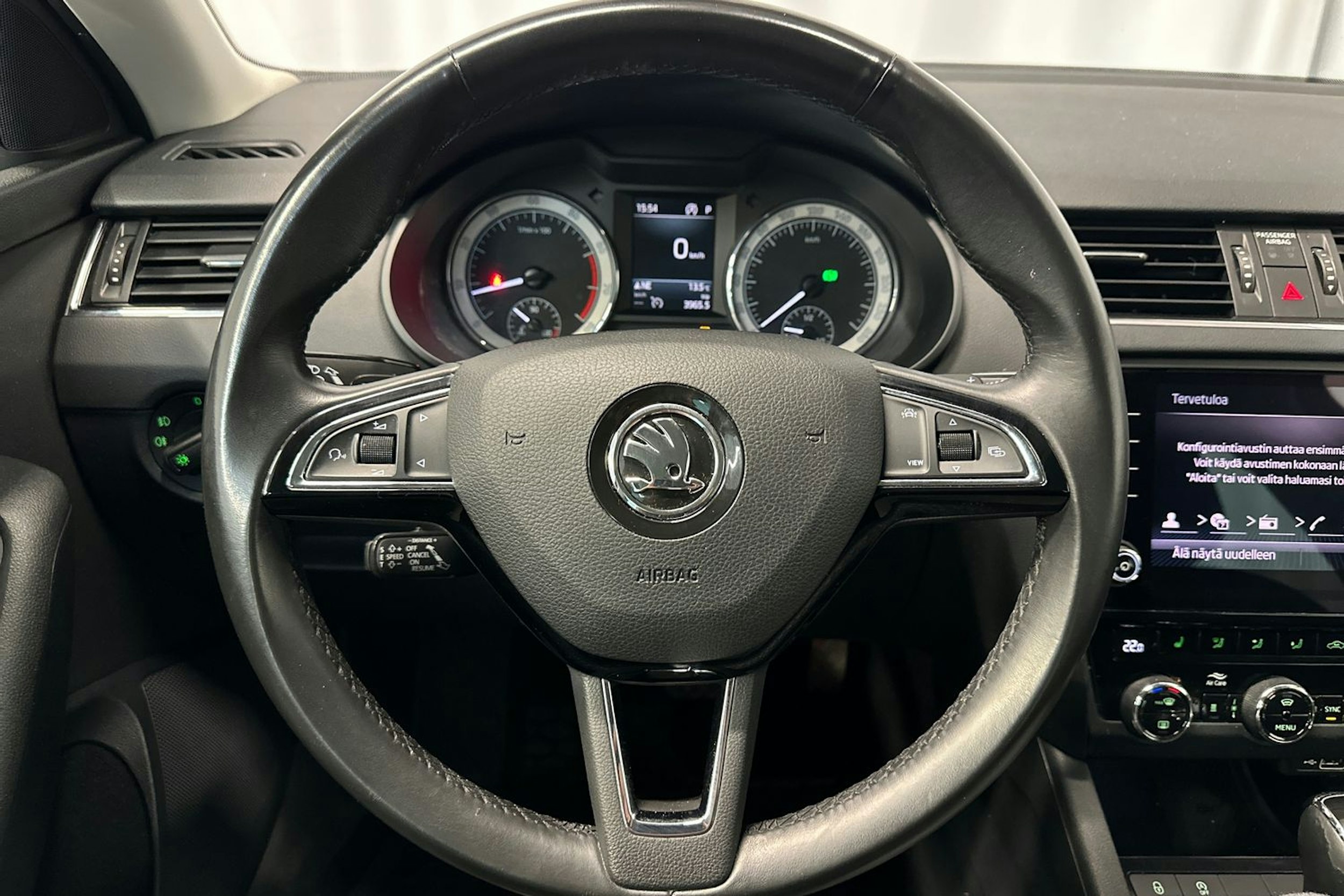 musta Skoda Octavia 2019 kuva 17.