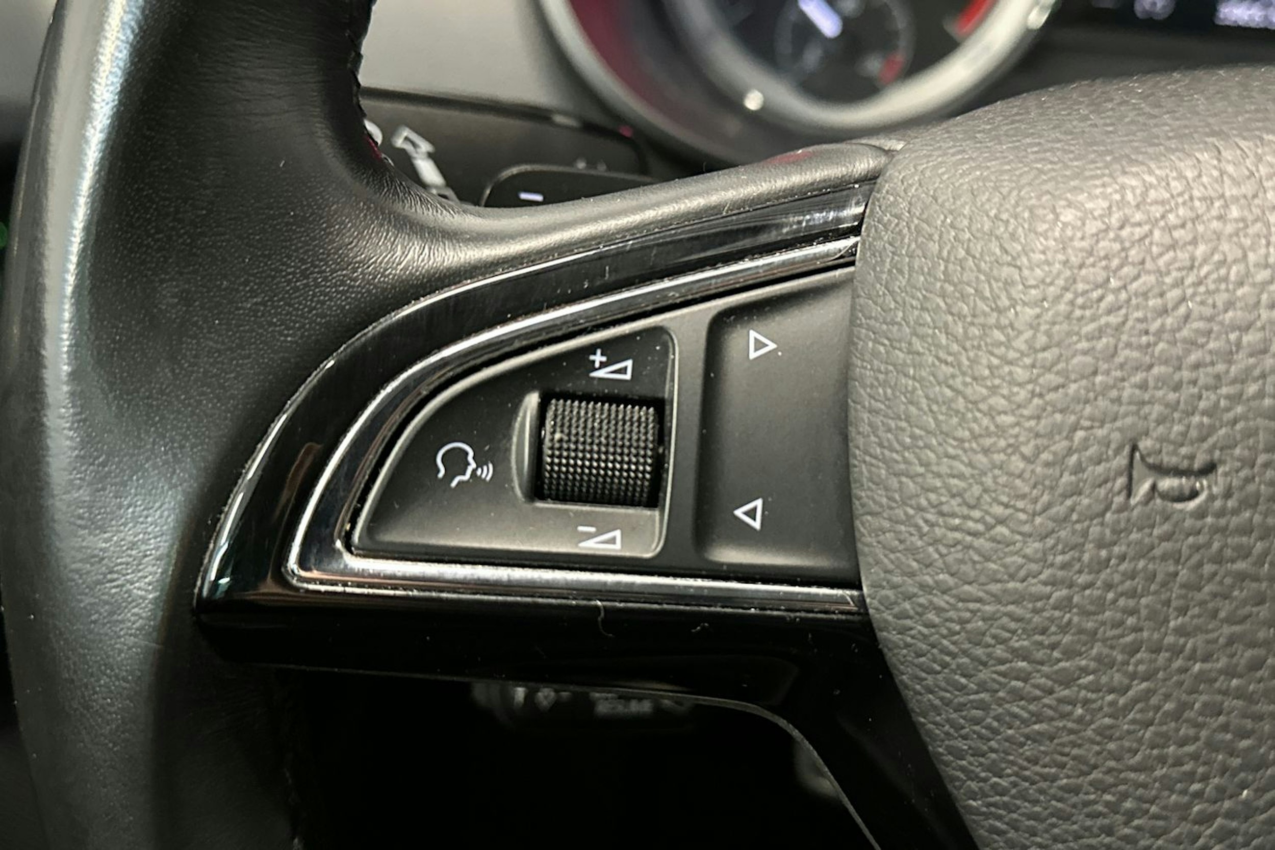 musta Skoda Octavia 2019 kuva 18.