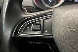 musta Skoda Octavia 2019 kuva 18.