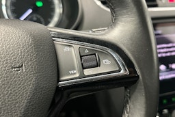 musta Skoda Octavia 2019 kuva 19.