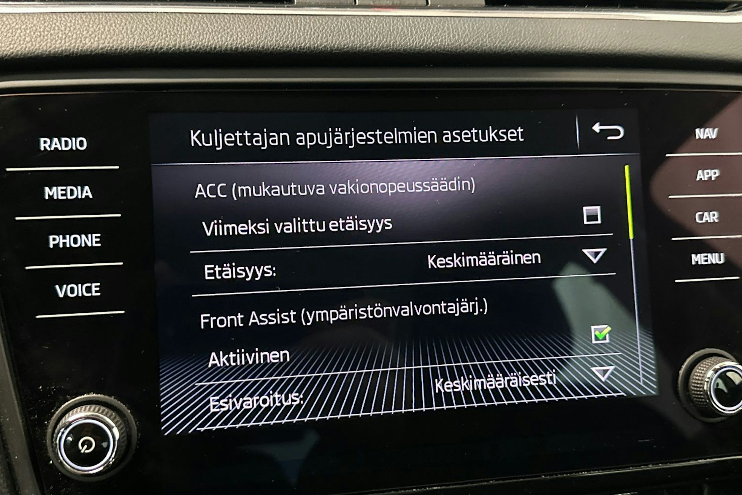 musta Skoda Octavia 2019 kuva 25.