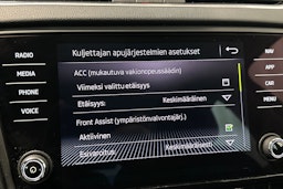 musta Skoda Octavia 2019 kuva 25.