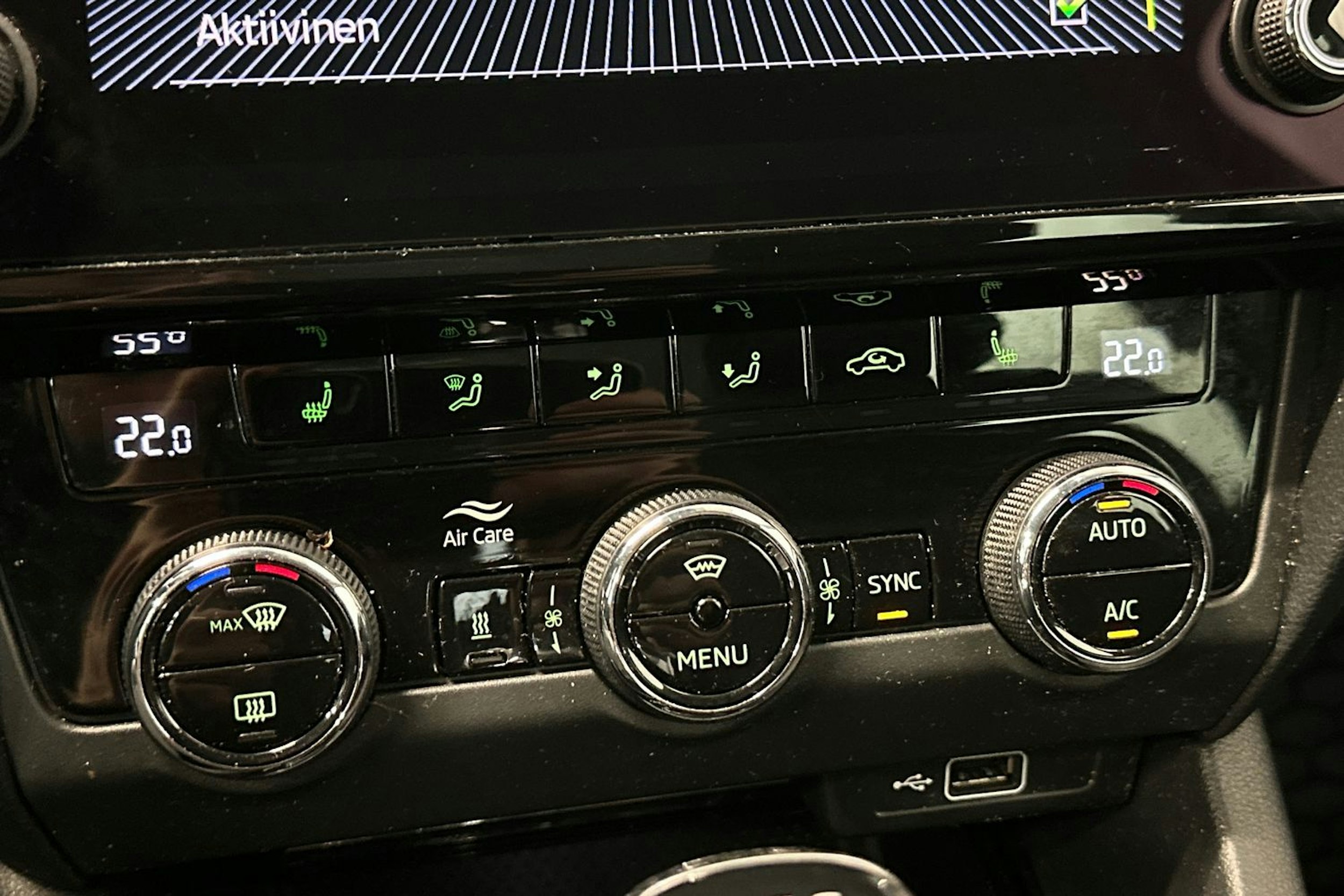 musta Skoda Octavia 2019 kuva 28.