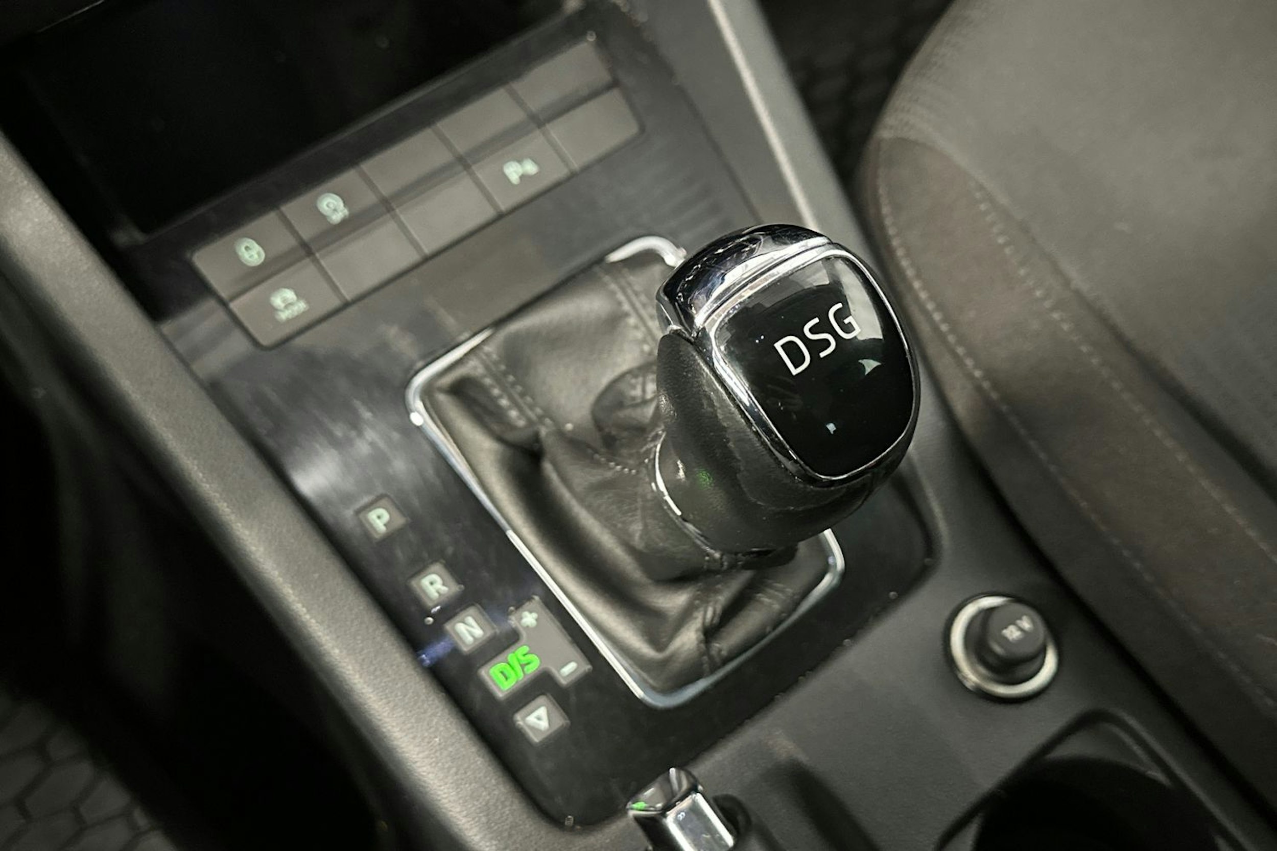 musta Skoda Octavia 2019 kuva 30.