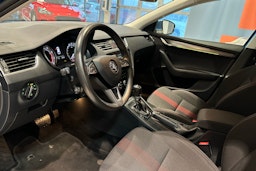 Sininen Skoda OCTAVIA 2019 kuva 6.