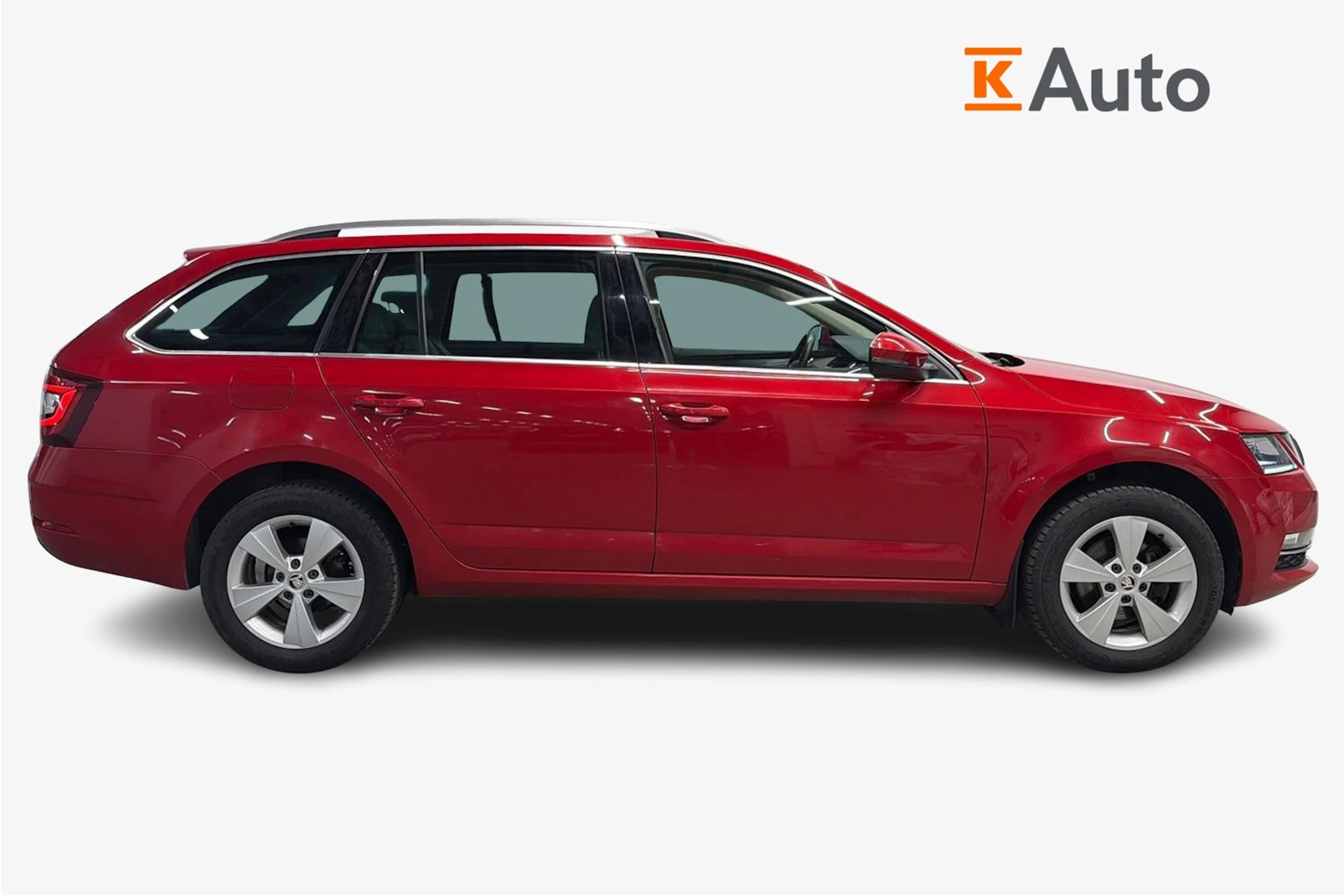 punainen Skoda Octavia 2019 kuva 7.
