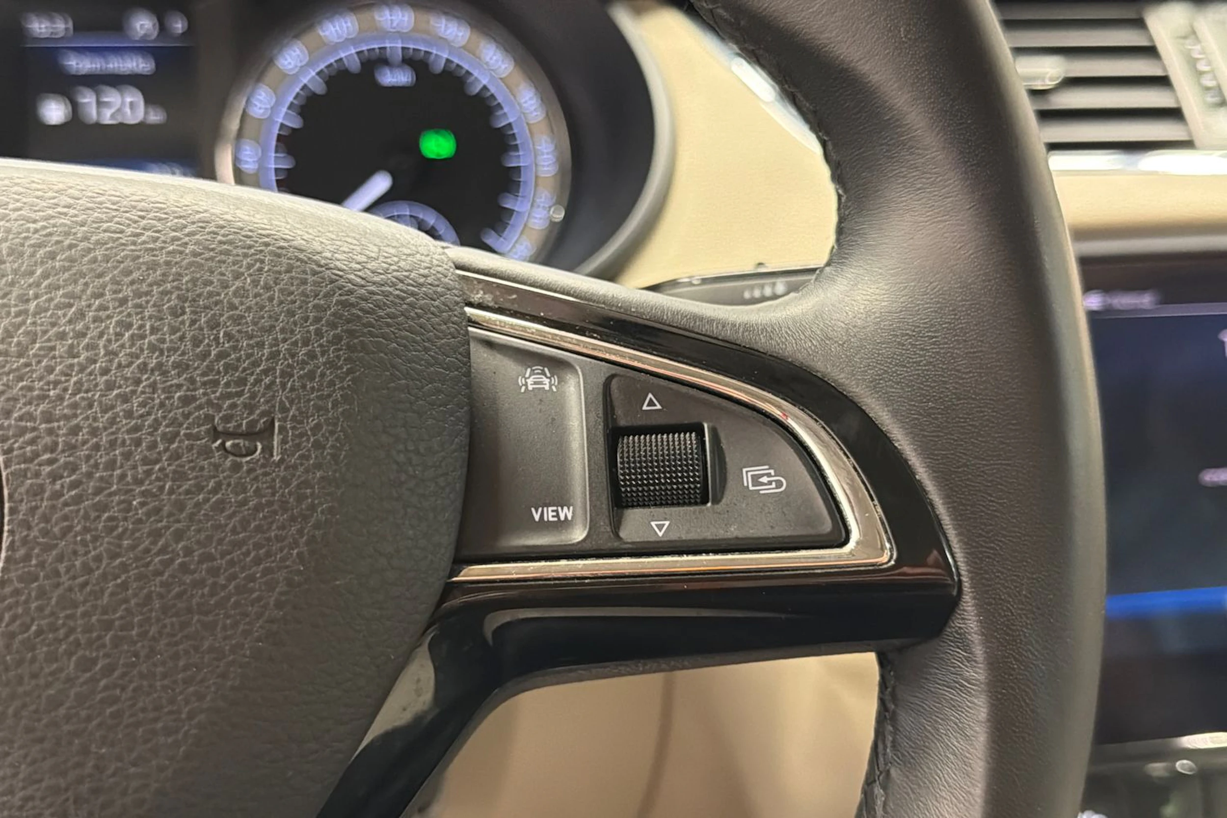 punainen Skoda Octavia 2019 kuva 20.