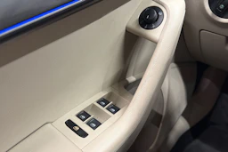 punainen Skoda Octavia 2019 kuva 24.