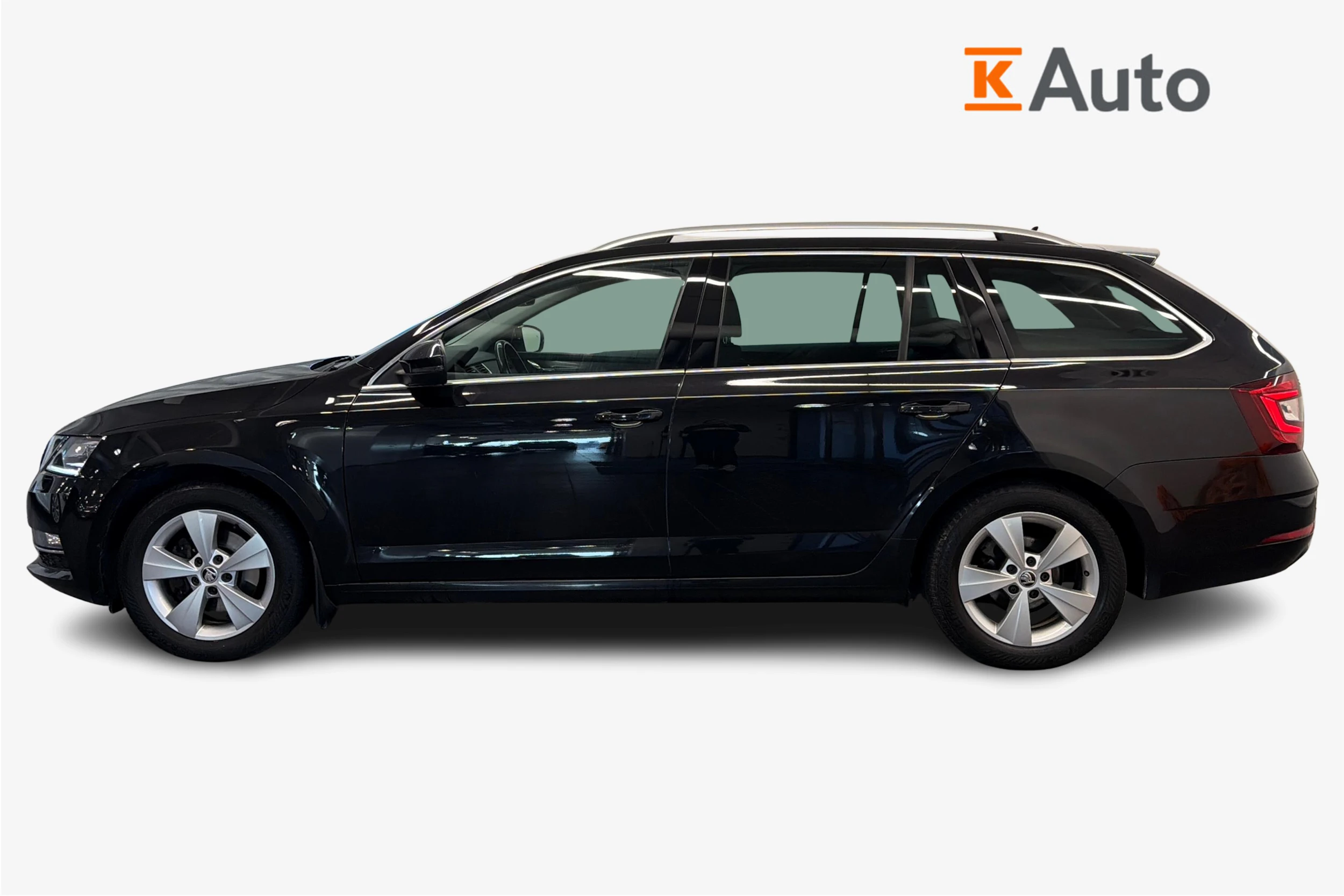 musta Skoda Octavia 2019 kuva 5.