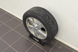 musta Skoda Octavia 2019 kuva 10.