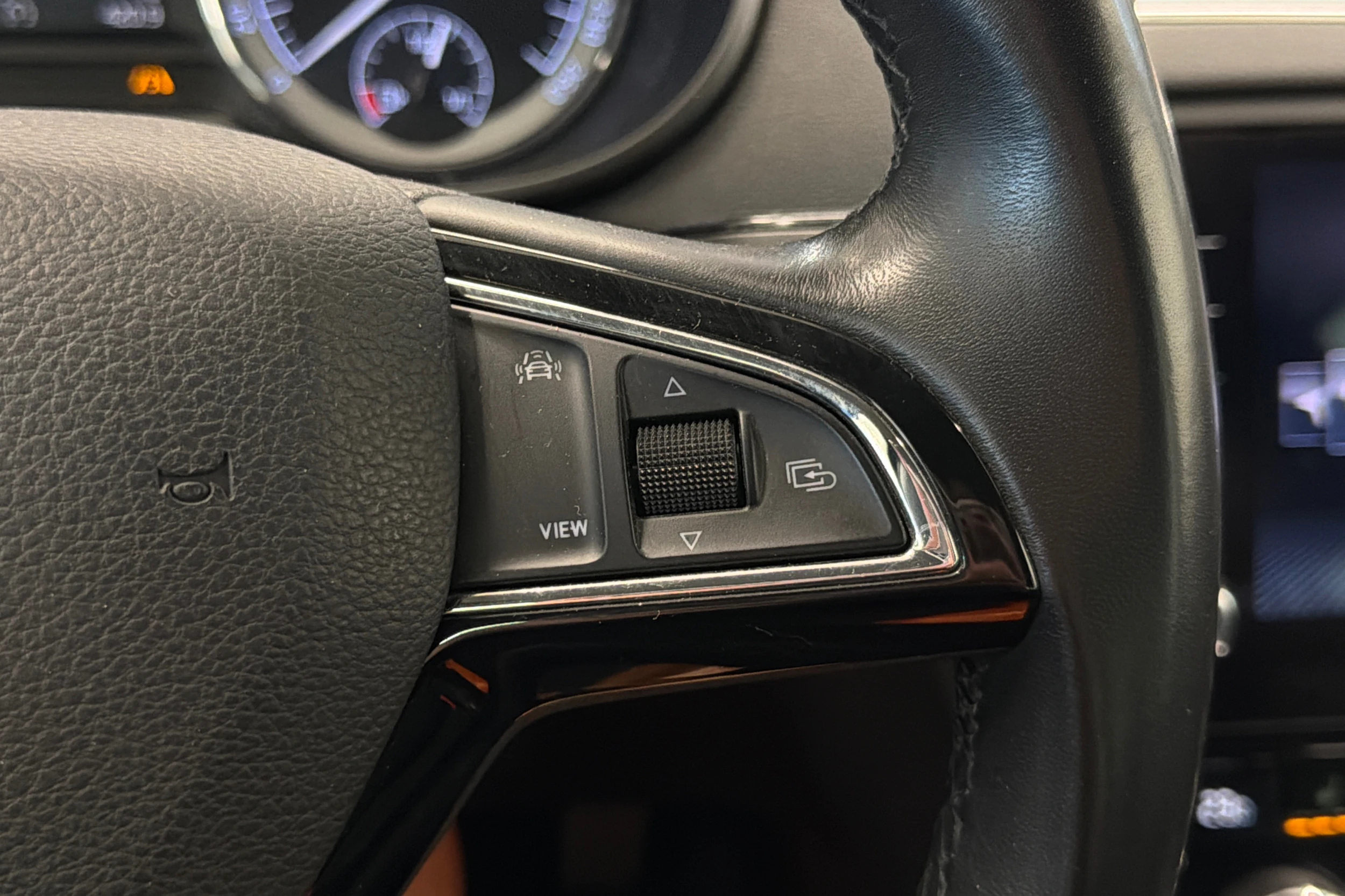 musta Skoda Octavia 2019 kuva 18.