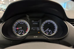 musta Skoda Octavia 2019 kuva 19.