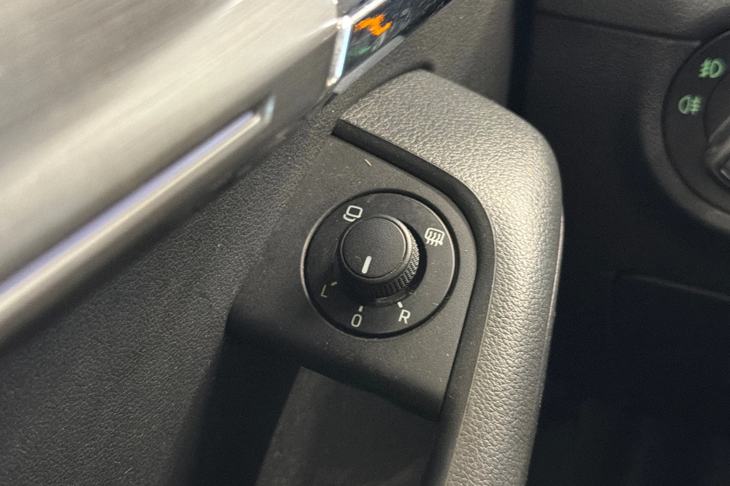 musta Skoda Octavia 2019 kuva 21.
