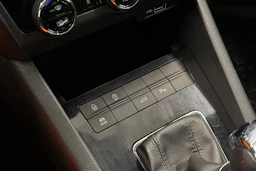 musta Skoda Octavia 2019 kuva 23.