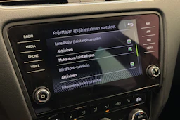 musta Skoda Octavia 2019 kuva 28.