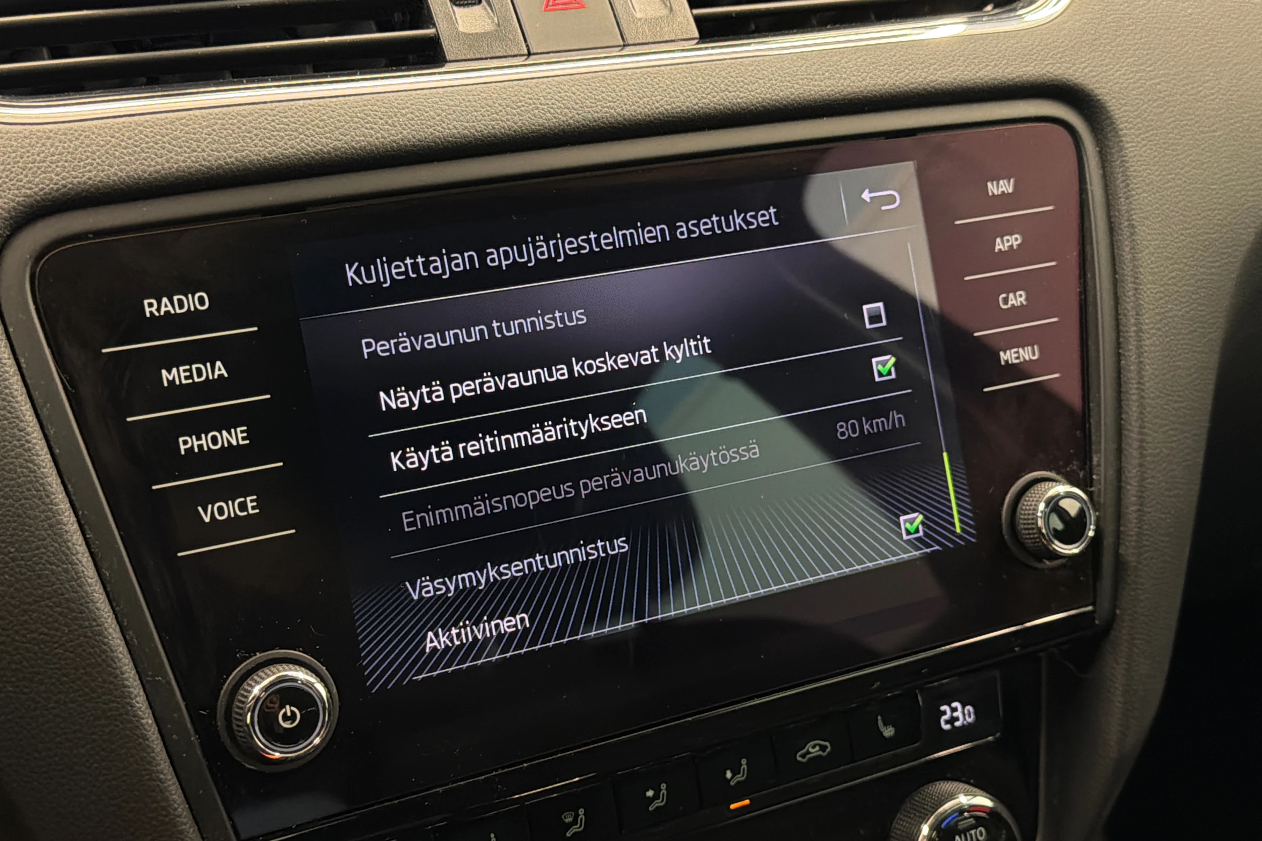 musta Skoda Octavia 2019 kuva 29.