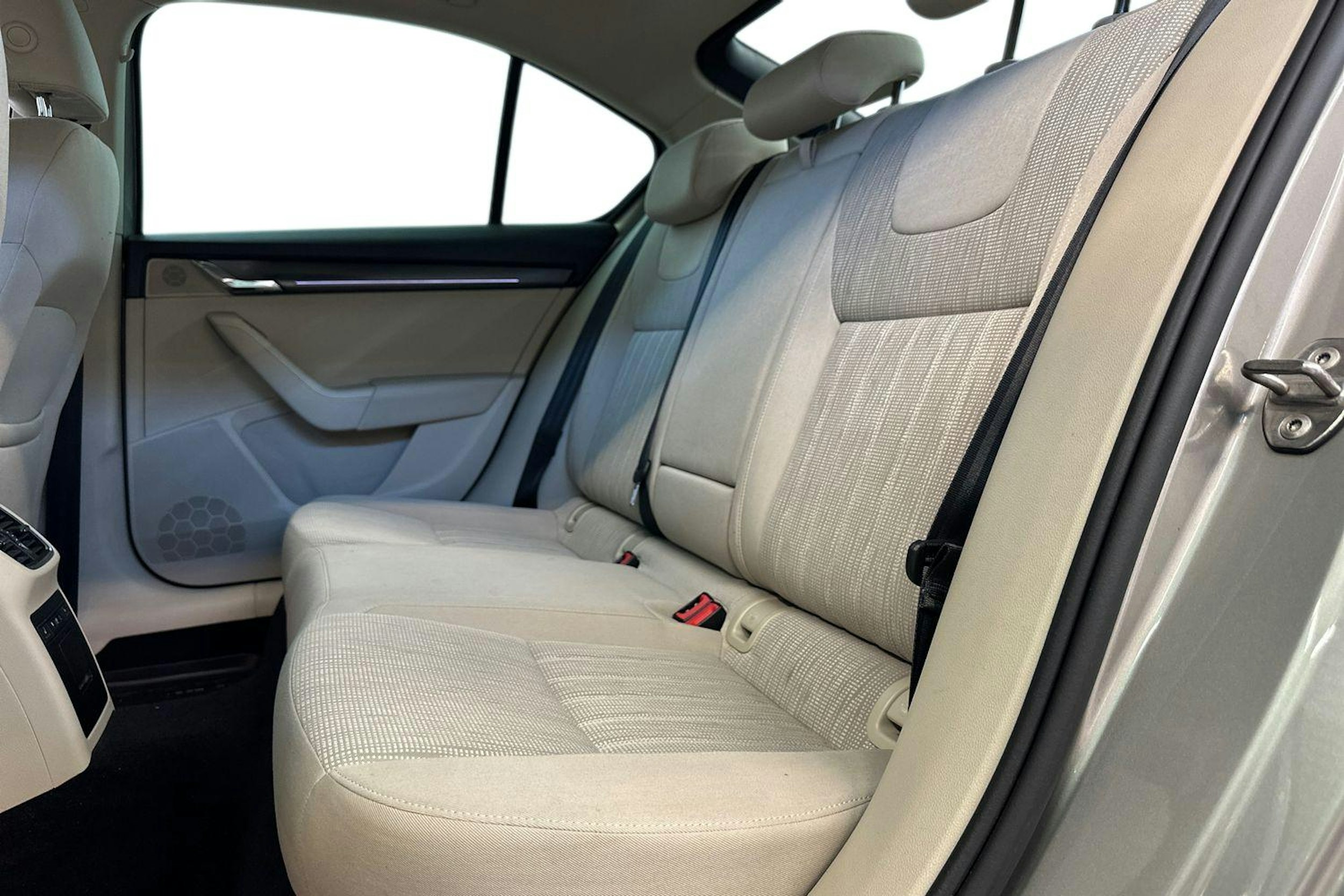 met. ruskea (beige) Skoda Octavia 2019 kuva 10.