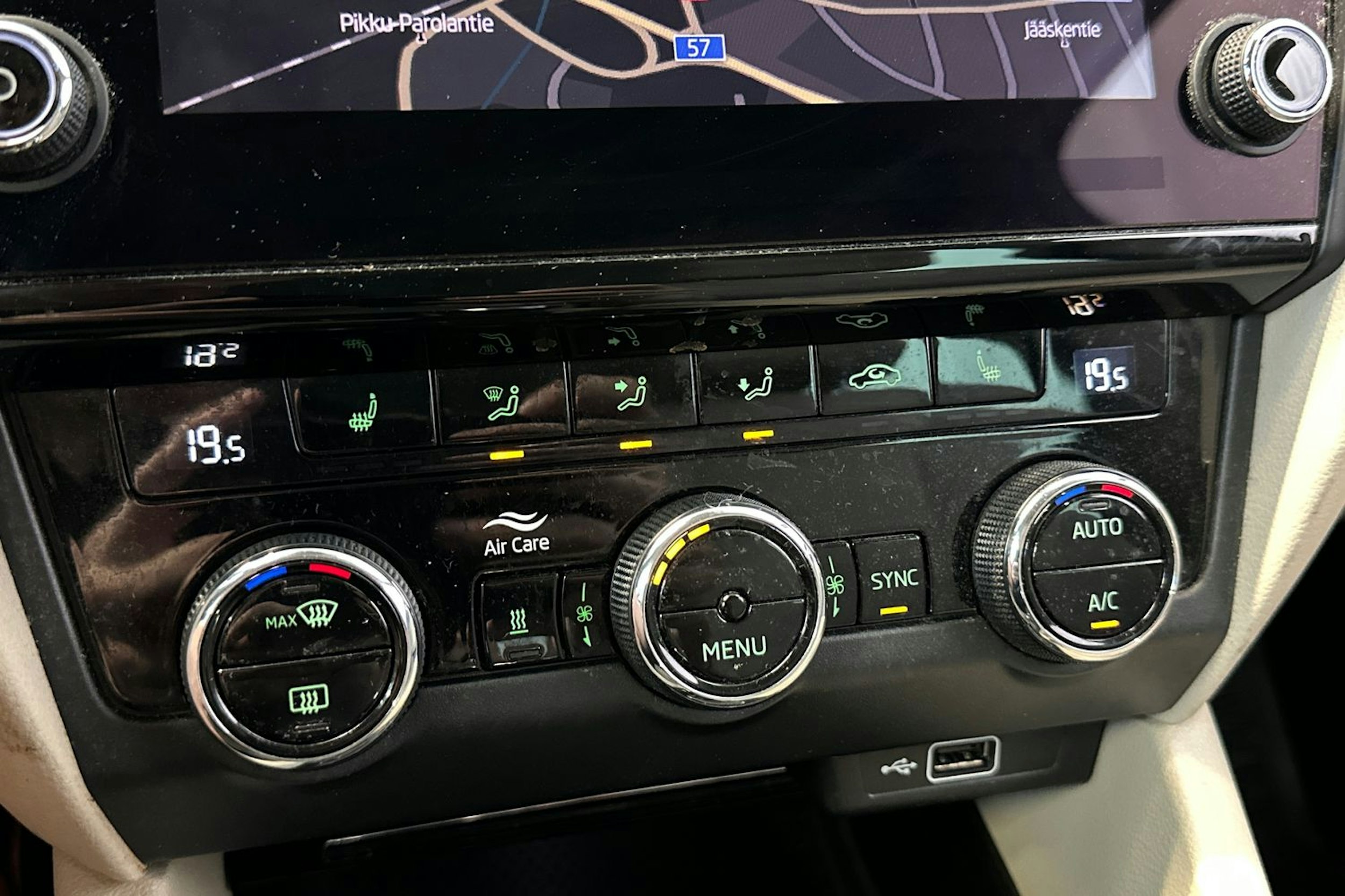 met. ruskea (beige) Skoda Octavia 2019 kuva 25.