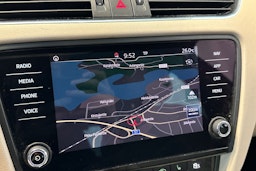 met. ruskea (beige) Skoda Octavia 2019 kuva 26.
