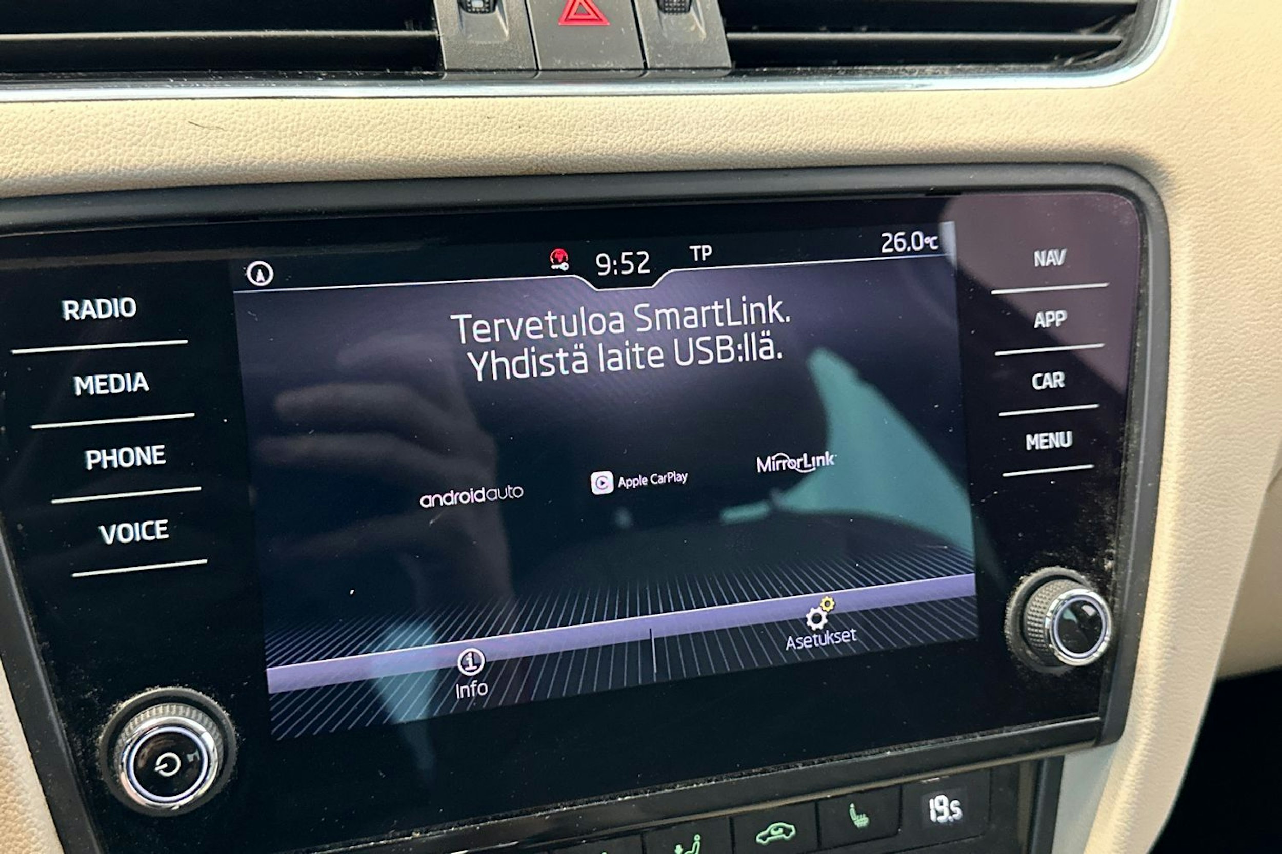 met. ruskea (beige) Skoda Octavia 2019 kuva 27.