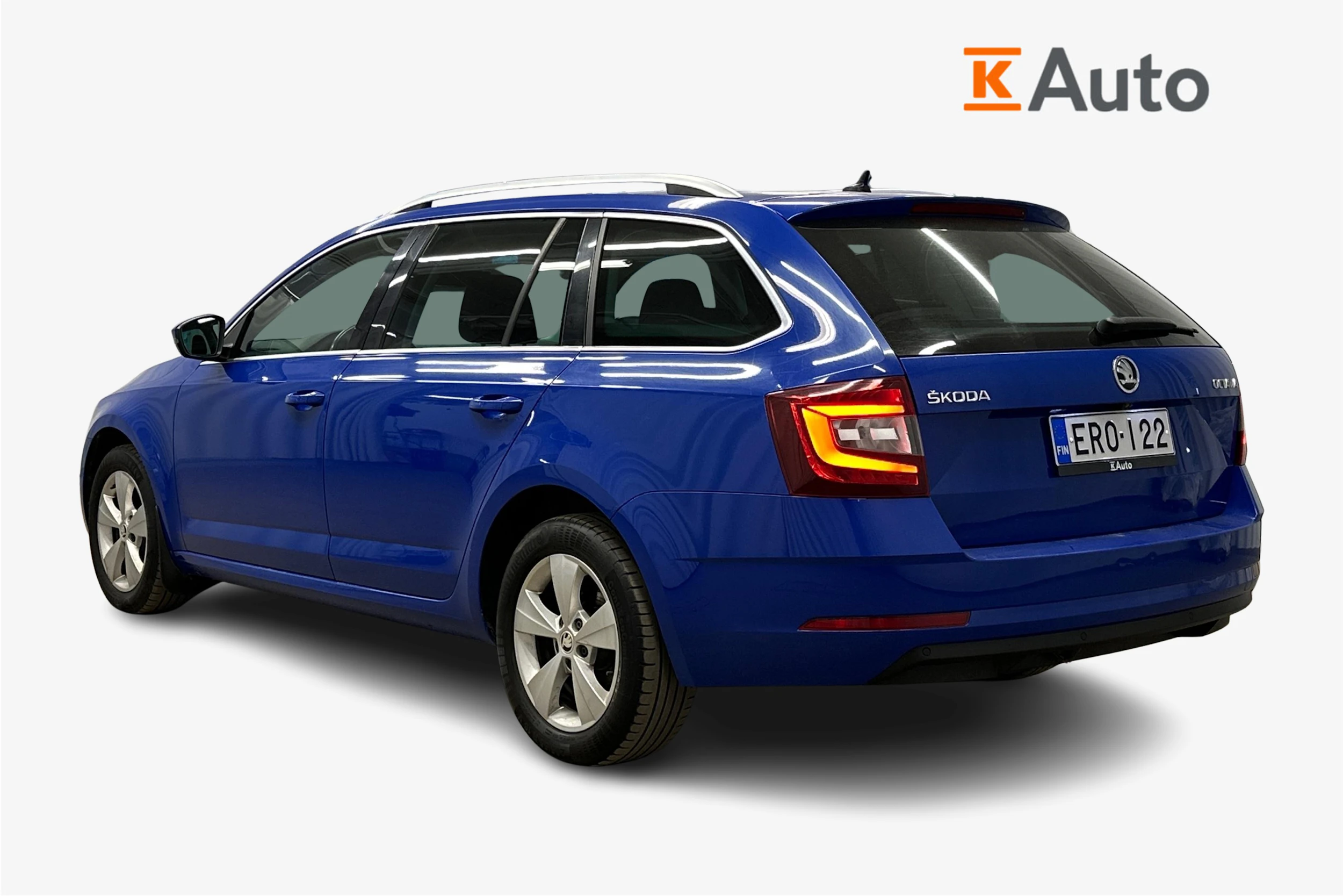 sininen Skoda Octavia 2019 kuva 2.