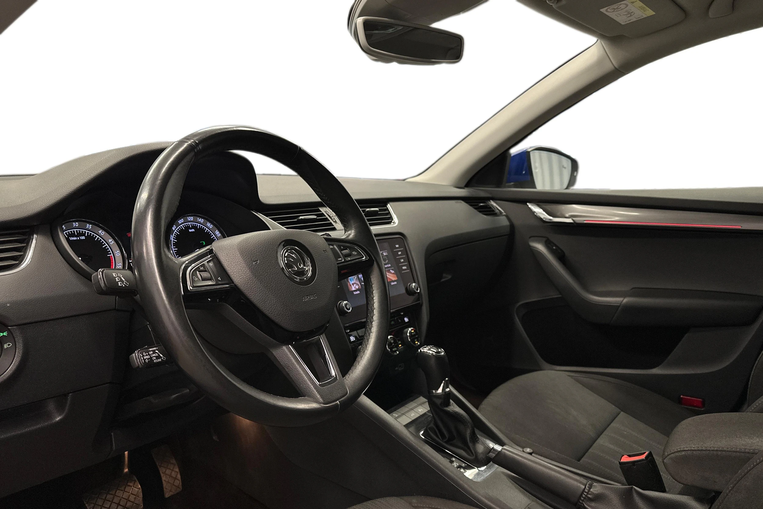 sininen Skoda Octavia 2019 kuva 6.