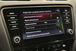 sininen Skoda Octavia 2019 kuva 23.