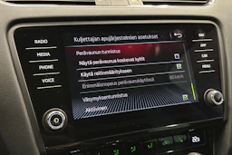 sininen Skoda Octavia 2019 kuva 24.