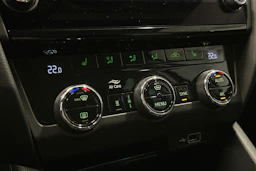 sininen Skoda Octavia 2019 kuva 29.