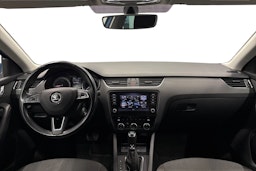 sininen Skoda Octavia 2019 kuva 9.