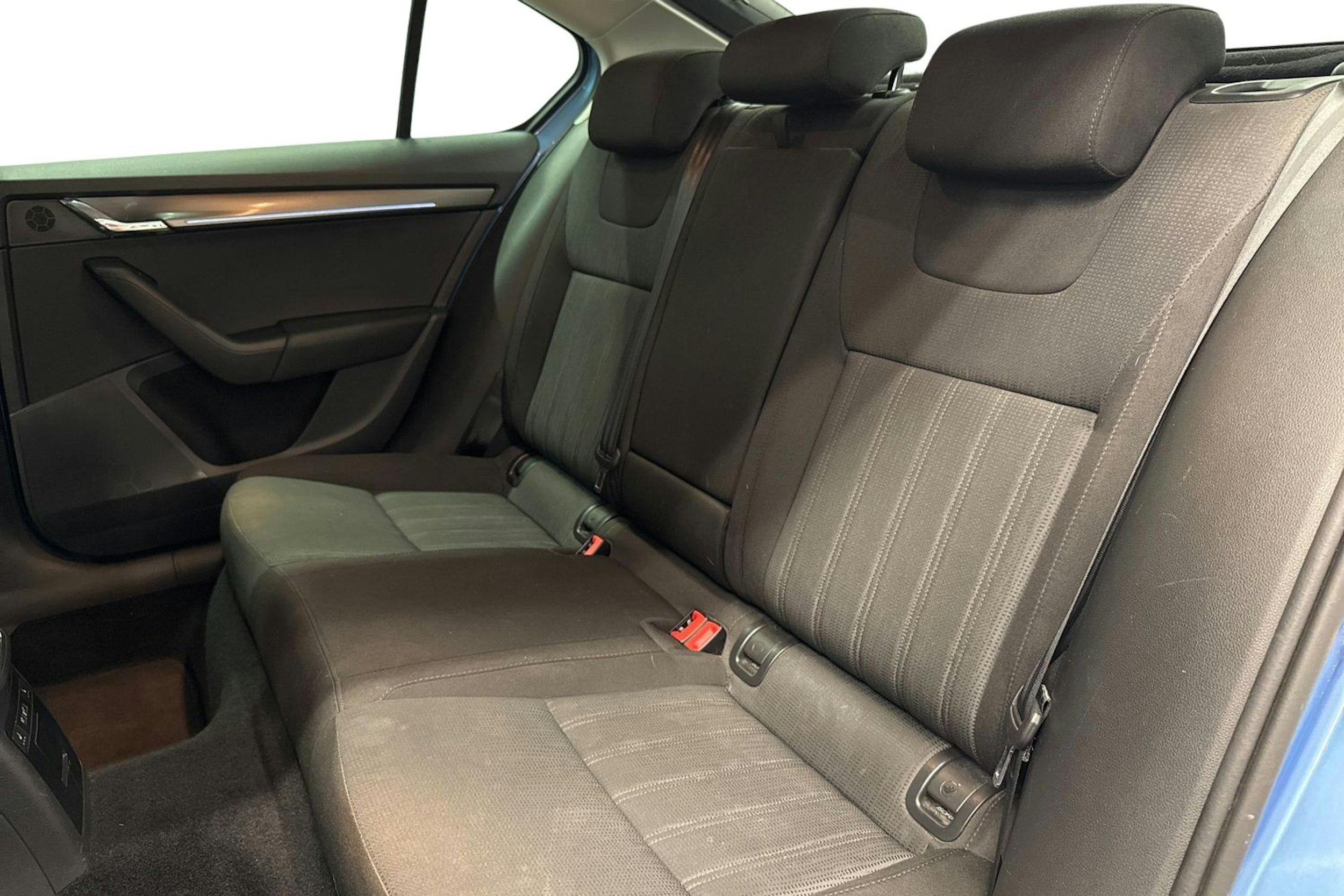 sininen Skoda Octavia 2019 kuva 10.