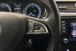 sininen Skoda Octavia 2019 kuva 16.