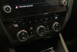 sininen Skoda Octavia 2019 kuva 20.