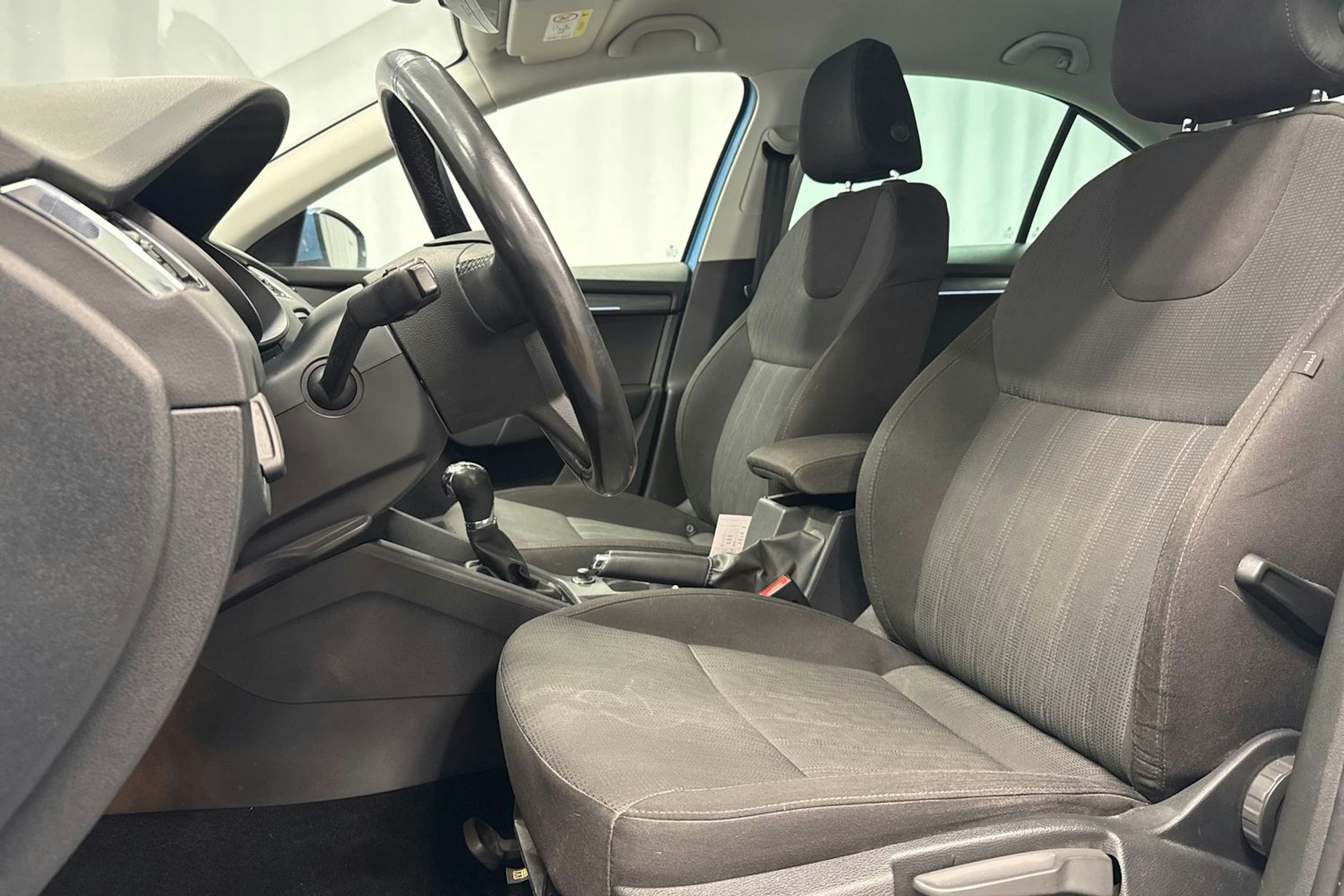 sininen Skoda Octavia 2019 kuva 22.