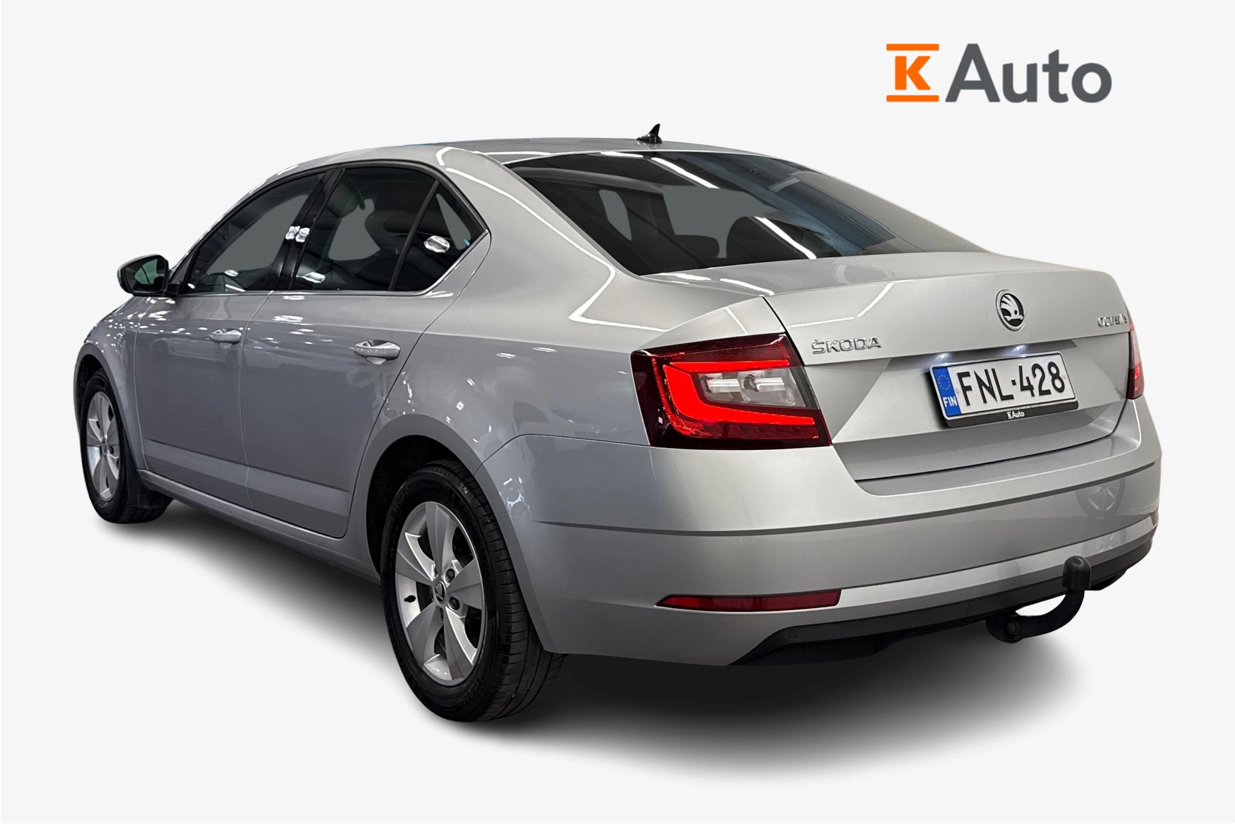 harmaa Skoda Octavia 2019 kuva 3.