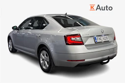 harmaa Skoda Octavia 2019 kuva 3.