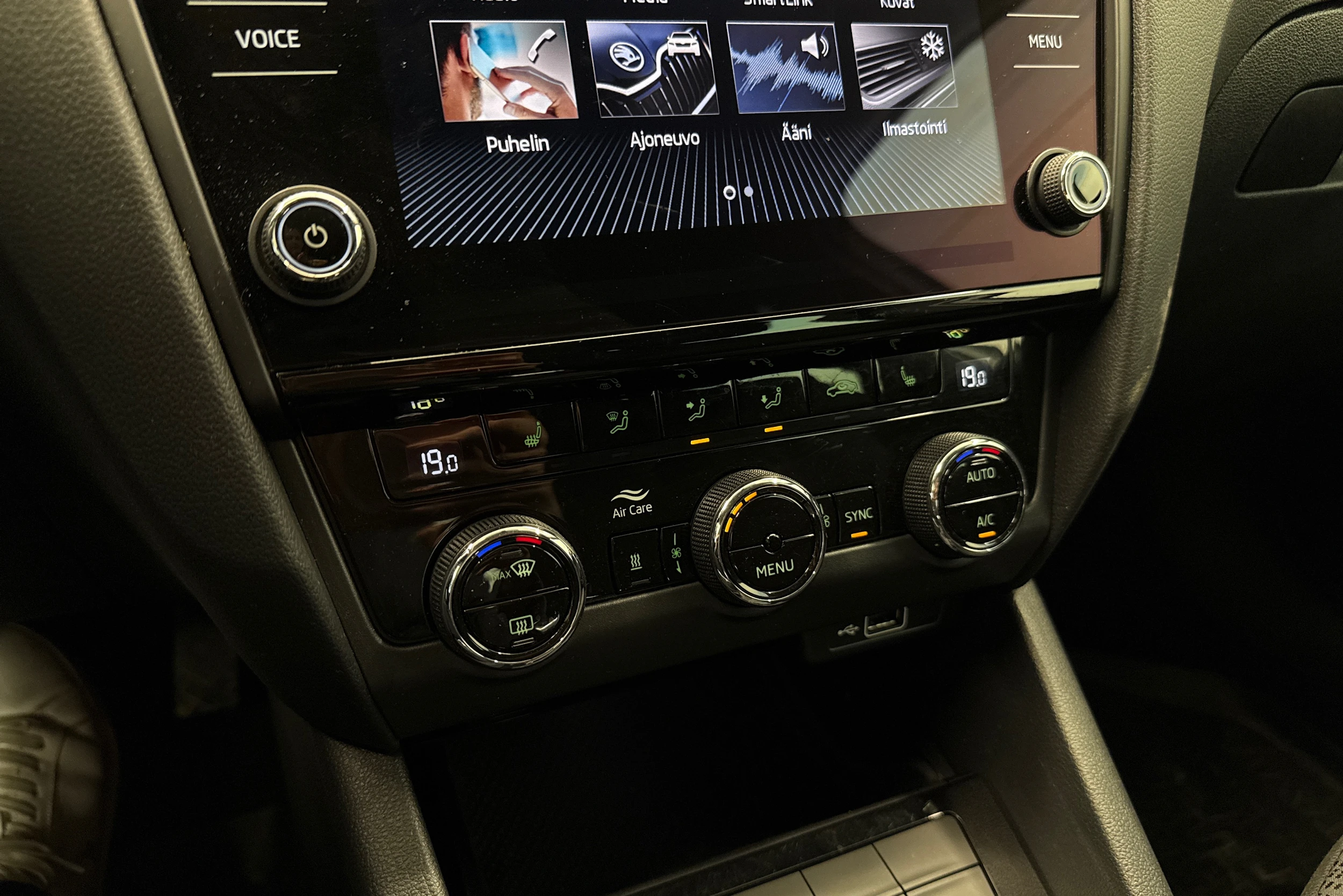 harmaa Skoda Octavia 2019 kuva 26.