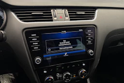 harmaa Skoda Octavia 2019 kuva 32.