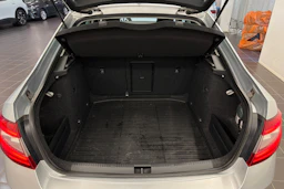 harmaa Skoda Octavia 2019 kuva 11.