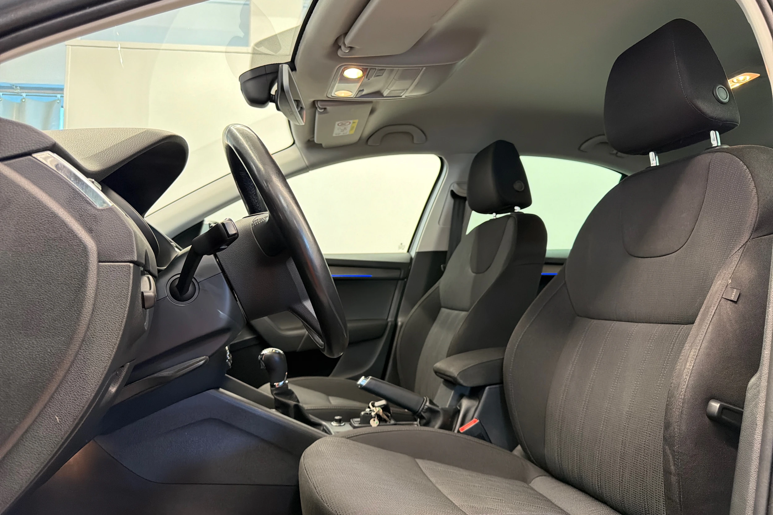 harmaa Skoda Octavia 2019 kuva 13.