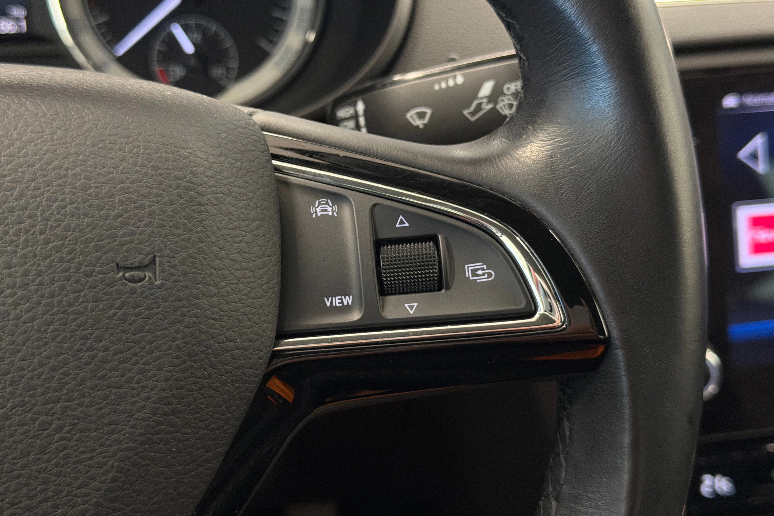 harmaa Skoda Octavia 2019 kuva 17.