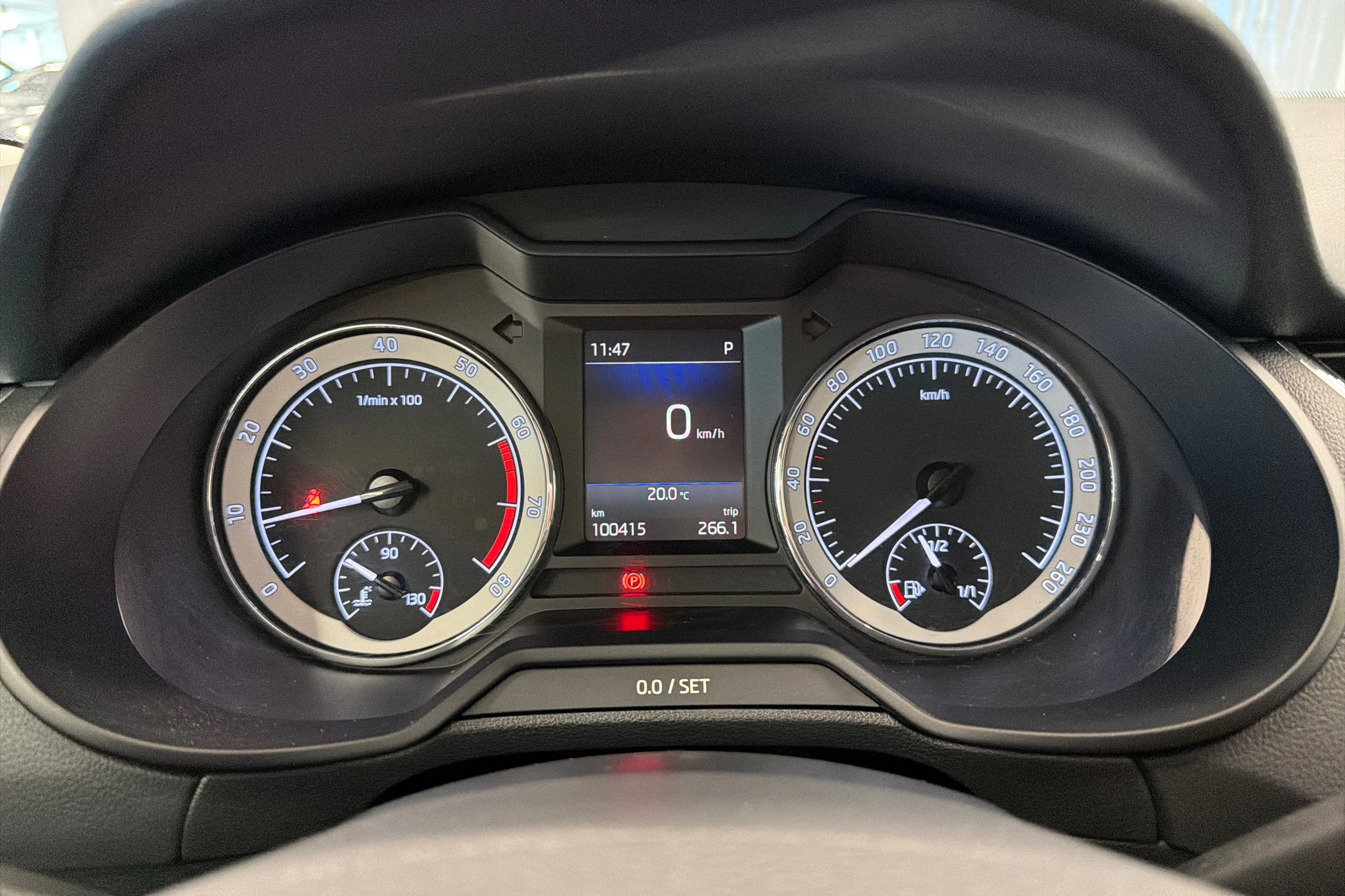 harmaa Skoda Octavia 2019 kuva 18.