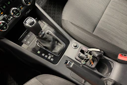 harmaa Skoda Octavia 2019 kuva 21.