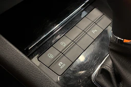 harmaa Skoda Octavia 2019 kuva 22.