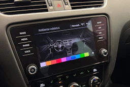 harmaa Skoda Octavia 2019 kuva 27.